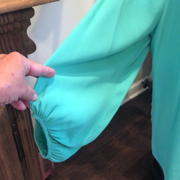 Diane von Furstenburg Blouse 😍 - Picture 3 of 7